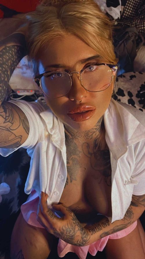 hennnnai nude