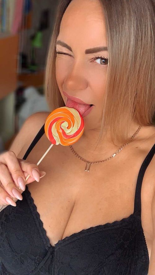 sugar-mom nude