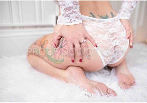 hotwife4big nude